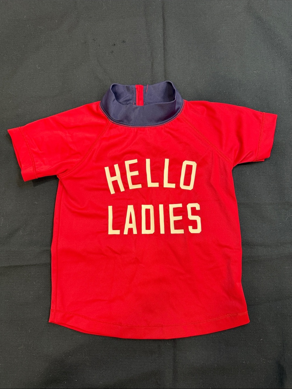 GAP UPF50+ “HELLO LADIES” RASH-GUARD BACK ZIPPER SWIM SHORT SLEEVE TOP 12-18 M